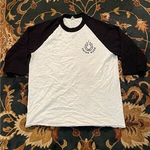 4/$75 UNION DUKE HORSESHOE GRAPHIC WHITE & BLACK HALF SLEEVE T-SHIRT SIZE LARGE